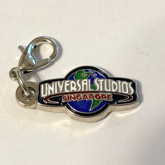 Vintage Universal Studios Charm Clip On Enamel Metal Singapore Theme Park - Picture 3 of 9